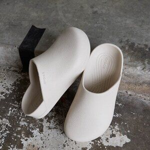 Crocs Dylan Clog - Stucco